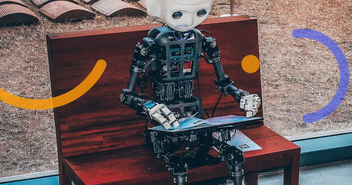 Collaborateurs connectés grâce à un algorithme de matching IA, illustrant l'engagement et les connexions au travail.